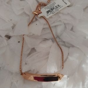 Verra Bradley Braclet rose Gold tone it's a slider braclet